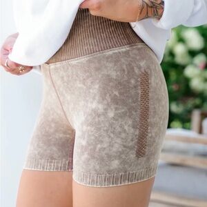 🟠NWT ZENANA Seamless High Waisted Stone Washed Shorts in Mocha S/M